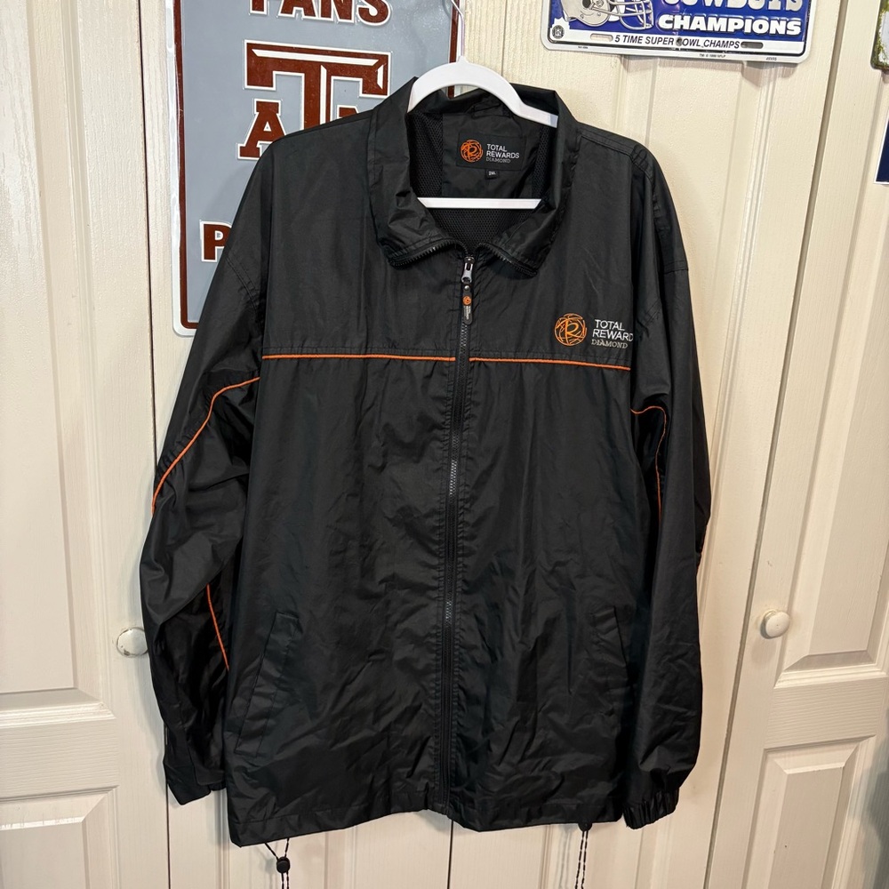 Total Rewards Diamond Harrah’s Men’s Windbreaker